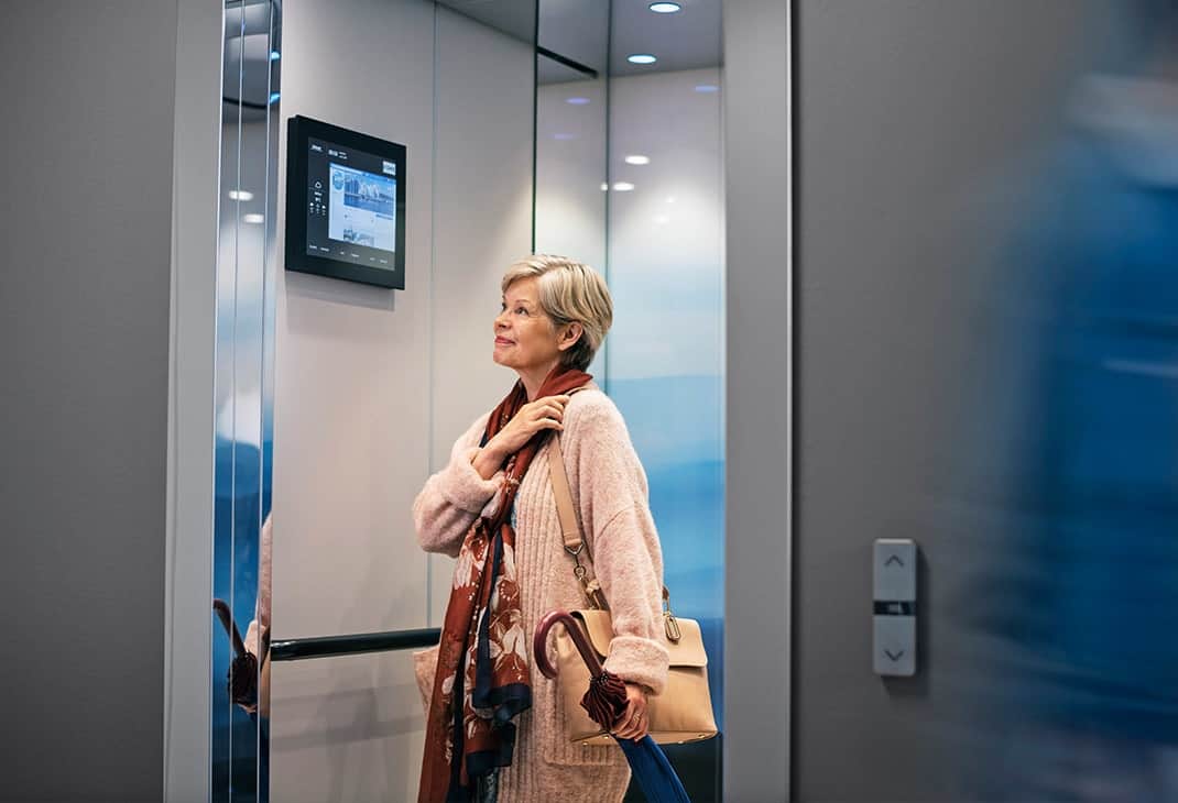 img_KONE_Feat_Old_Lady_Landscape-057_1070x730